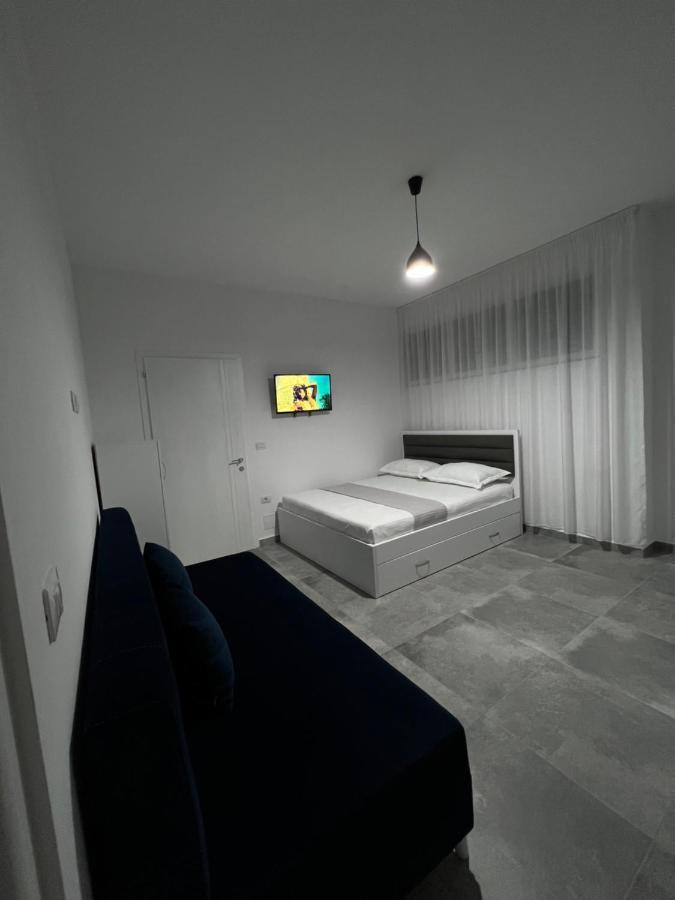 Vila Kledi Shëngjin Екстериор снимка